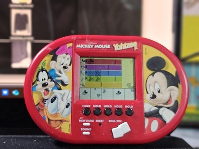 ミッキー　ゲーム機 Disney's Vintage Mickey Mouse Handheld Yahtzee Video Game 2000