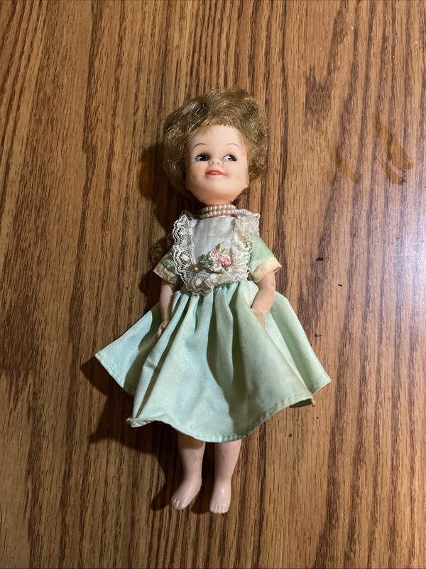1963 Deluxe Reading Penny Brite Doll8”