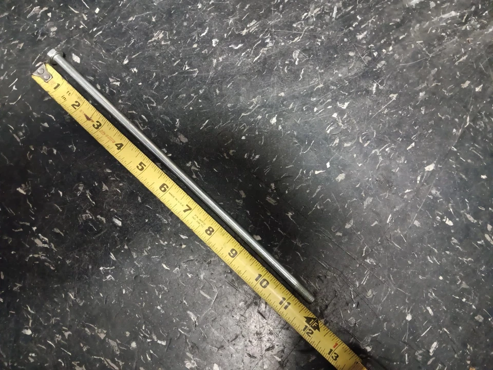 Harley Davidson MX250 MX 250 Engine Mounting Bolt Oem Lower rear Foto 3 de 4