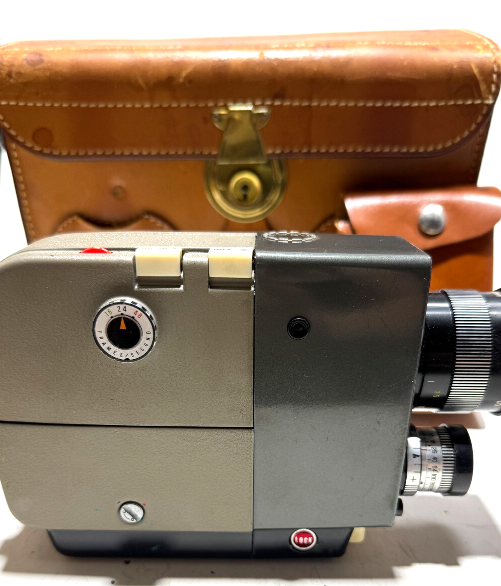 映写機8㍉　　FUJICA VTG Fujica 8 Zoom Deluxe 8mm Movie Camera W/ Accessories + Case