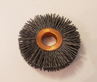 Weiler Nylox 2-1/2'' Wheel Brush 0.035'' Bristle Diameter 180 Grit 5/8'' Hole 29280
