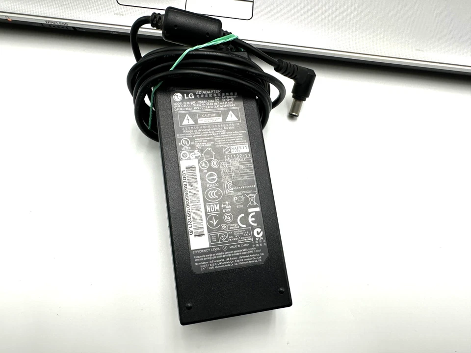 Sony Vaio VPCF13M1E – i5 M560 – 4GB RAM – 512GB HDD – Full HD – Blu-ray Window 7 - Bild 3 von 4