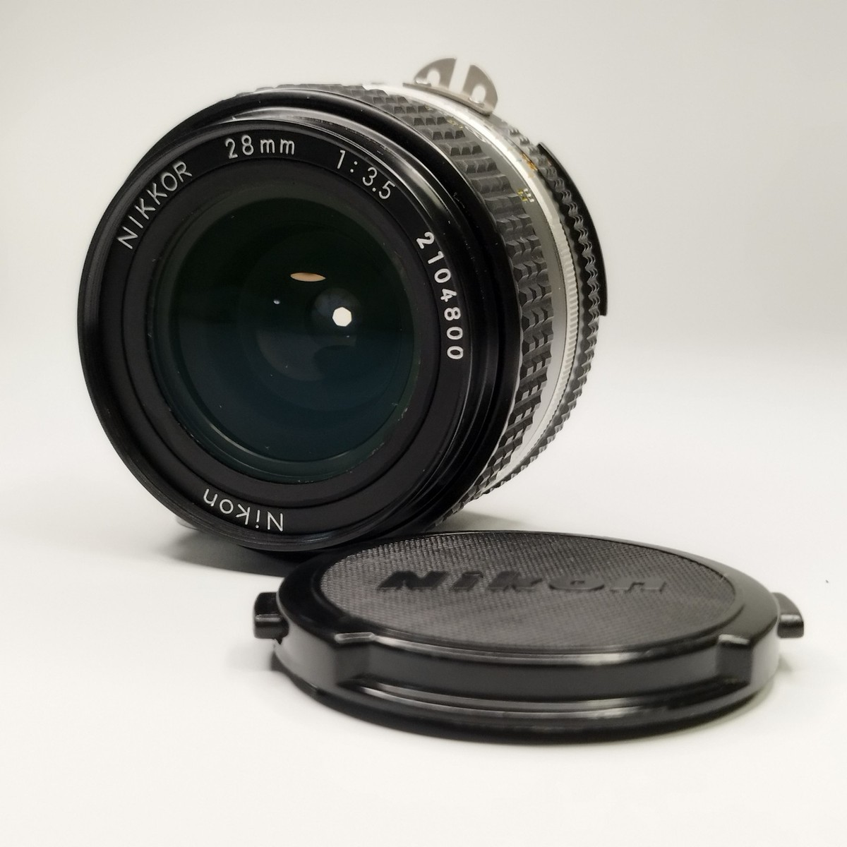 Near mint】Nikon Ai-s AIS Nikkor 28mm f/3.5 MF Wide Angle Lens