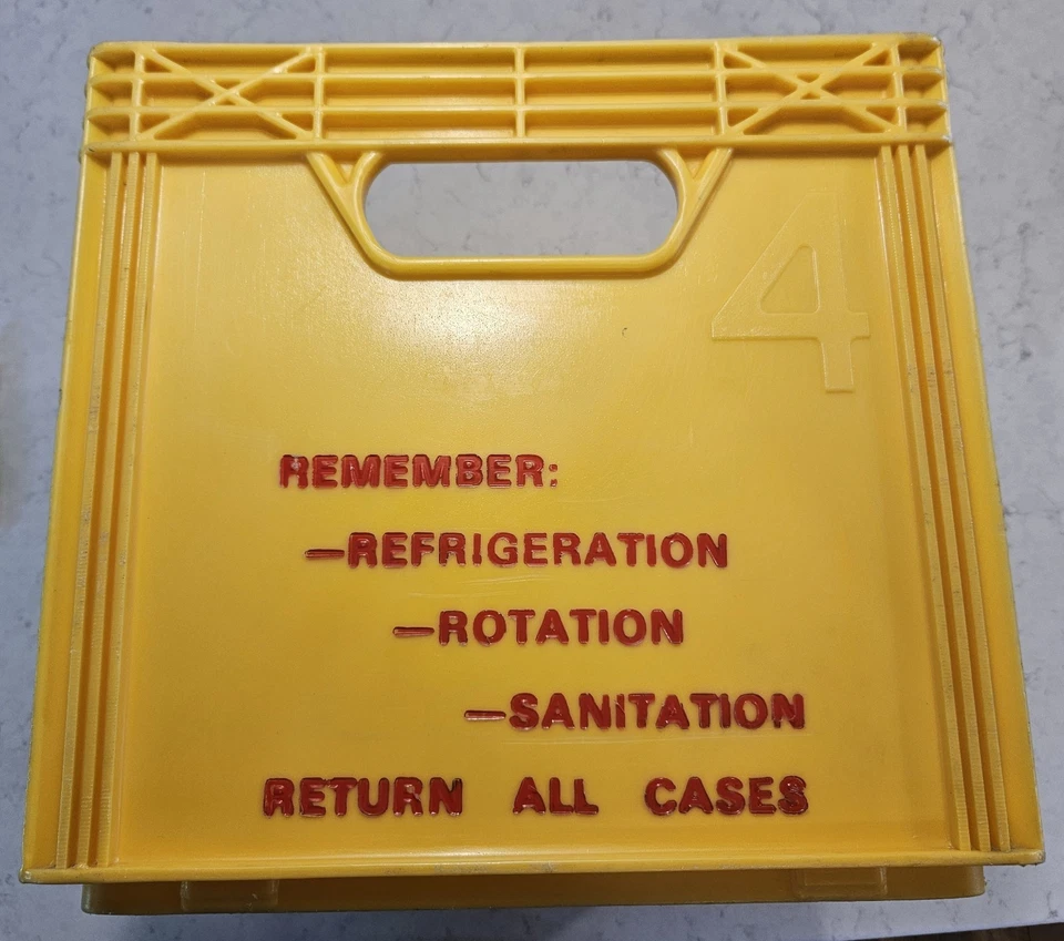 Caja de leche McDonald's vintage muy rara de plástico amarillo años 60 original Foto 4 de 4