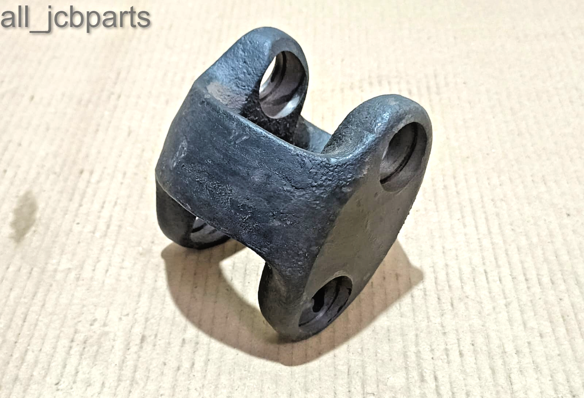 JCB BACKHOE - CENTER JOINT FOR DRIVESHAFT (PART NO. 914/80203 914