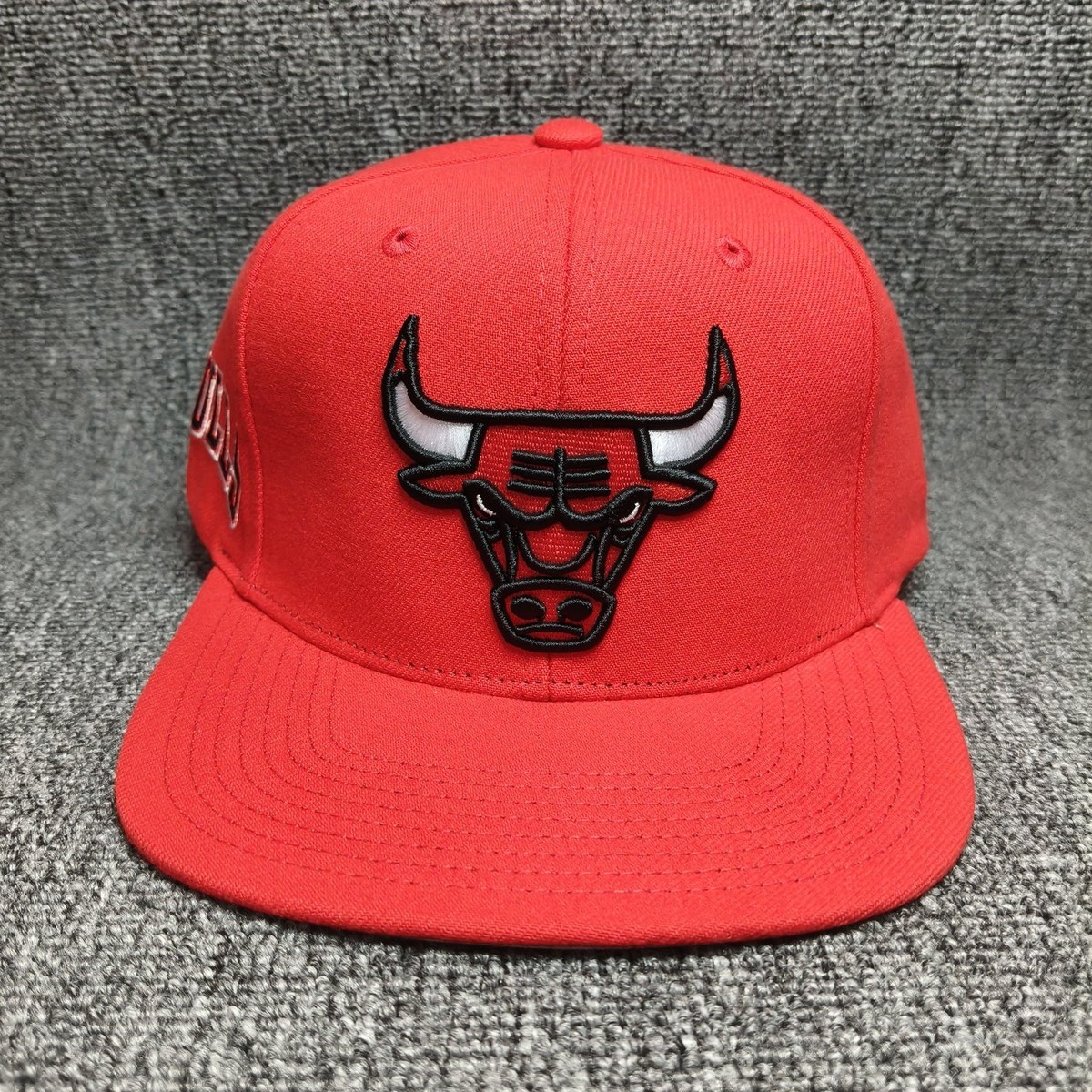 Mitchell & Ness Chicago Bulls NBA Red Snapback Hat Flat Brim Cap