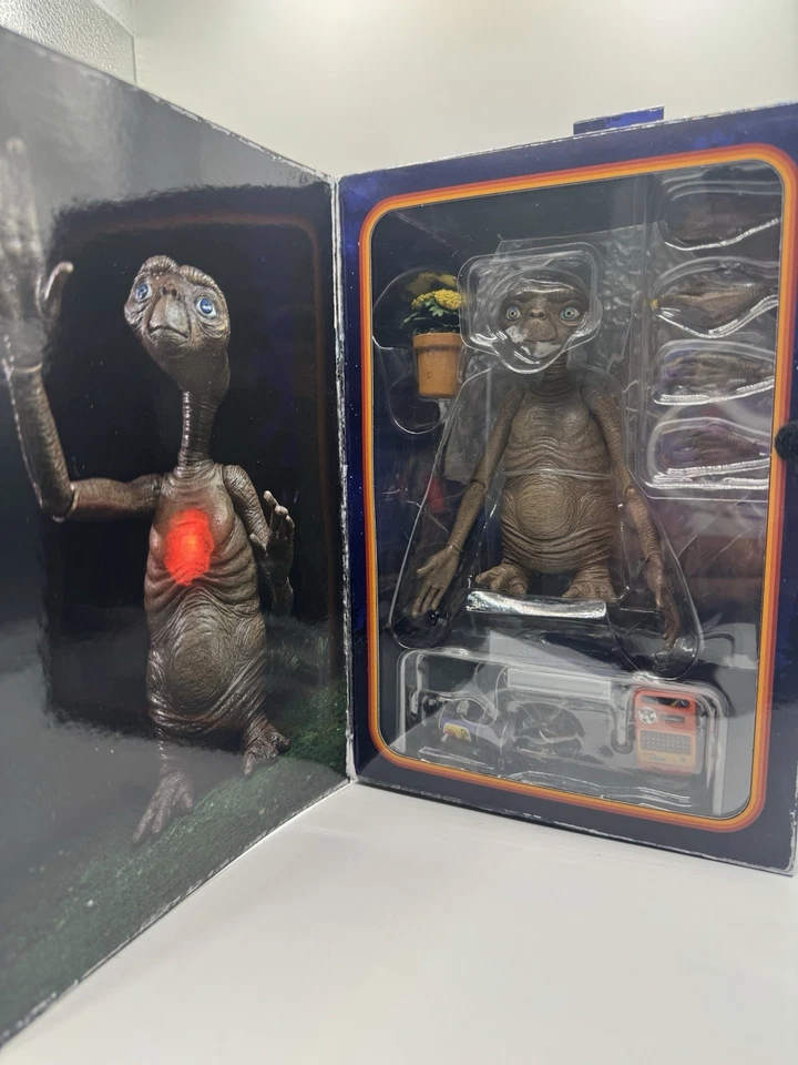 NECA E.T. Figura Deluxe Ultimate 40 Aniversario Iluminada LED Cofre NUEVO Sellado Foto 3 de 4