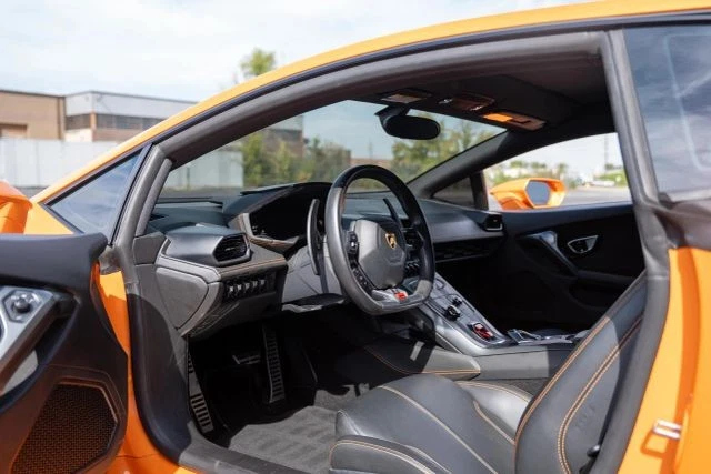 2016 Lamborghini Huracan LP 580-2 Coupe 2D - Image 2 of 4