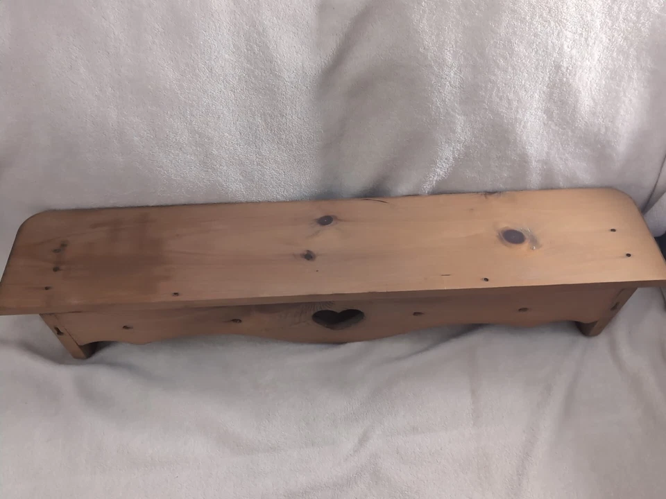 36-inch Wooden Wall Shelf with Heart Cutout & 4 Pegs Country Cottage - Image 2 of 4