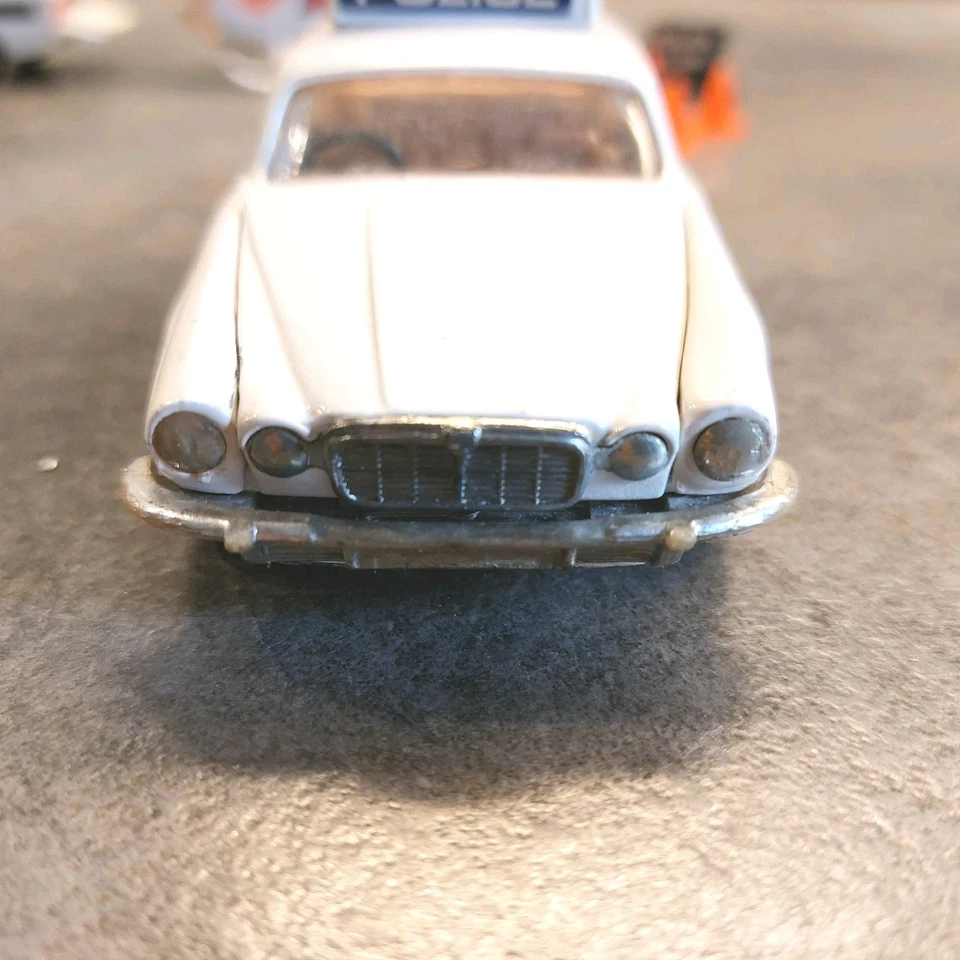 CORGI Emergency SET #20 POLICE JAGUAR + RANGE ROVER VIGILANT + HELICOPTER HUGHES - Immagine 4 di 4