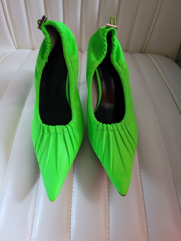 Balenciaga Neon Green Apple Scrunch Leather Pointy Shoes Size EU 39 US 8 Pumps