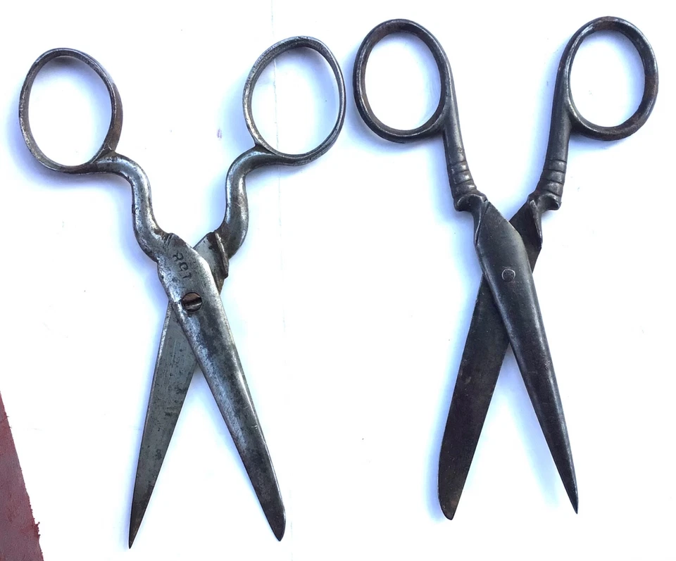 ANCIEN CISEAU DE COUTURE DOUBLE EN ÉTUI OLD DOUBLE SEWING SCISSOR IN CASE  - Photo 4/4