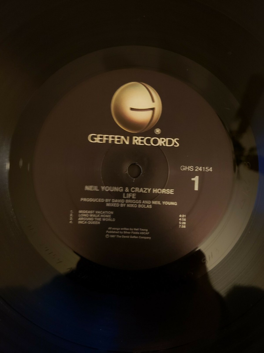 LP Neil Young Life P13532PROMO GEFFEN プロモ /00260 YOUNG,NEIL - Life - Amazon.com Music