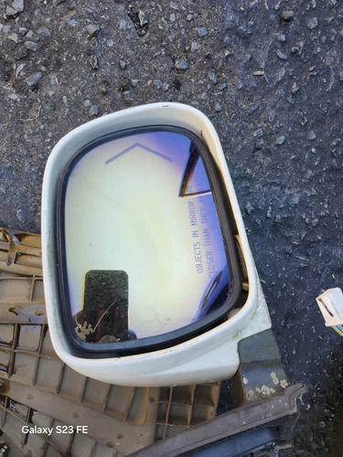04-10 SIENNA Passenger Side View Mirror Power  with Arrow Signal For Parts