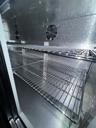 Polar Kühlbar mit 3 Schiebetüren - 330L - schwarz glanz - Model No. GL006-E-07 - Bild 4 von 9