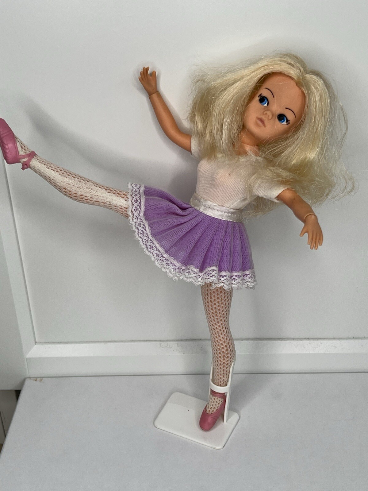 Preciosa bailarina Sindy años 80 con precioso pelo sedoso