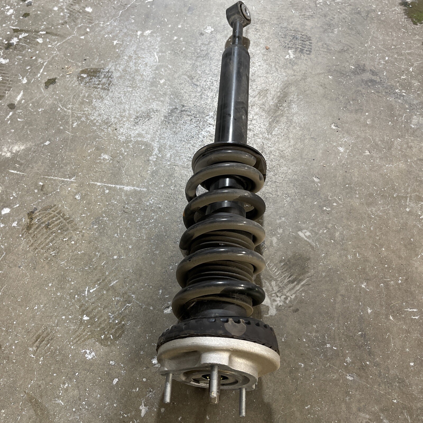 2014 - 2021 MASERATI GHIBLI RWD FRONT LEFT STRUT SHOCK ABSORBER OEM 06700088960