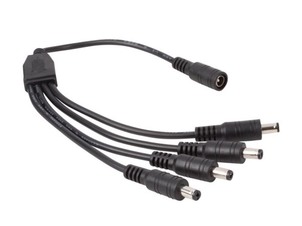 Velleman KABEL MIT 4 DC-STECKERN UND 1 DC-BUCHSE 3390₽