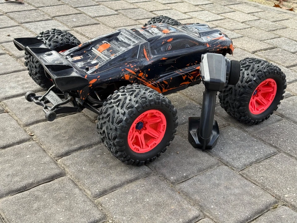Traxxas E-REVO Brushless Edition, 2 Speed Upgrade, Hobbywing Max8 6S ESC & Motor - Image 4 of 4
