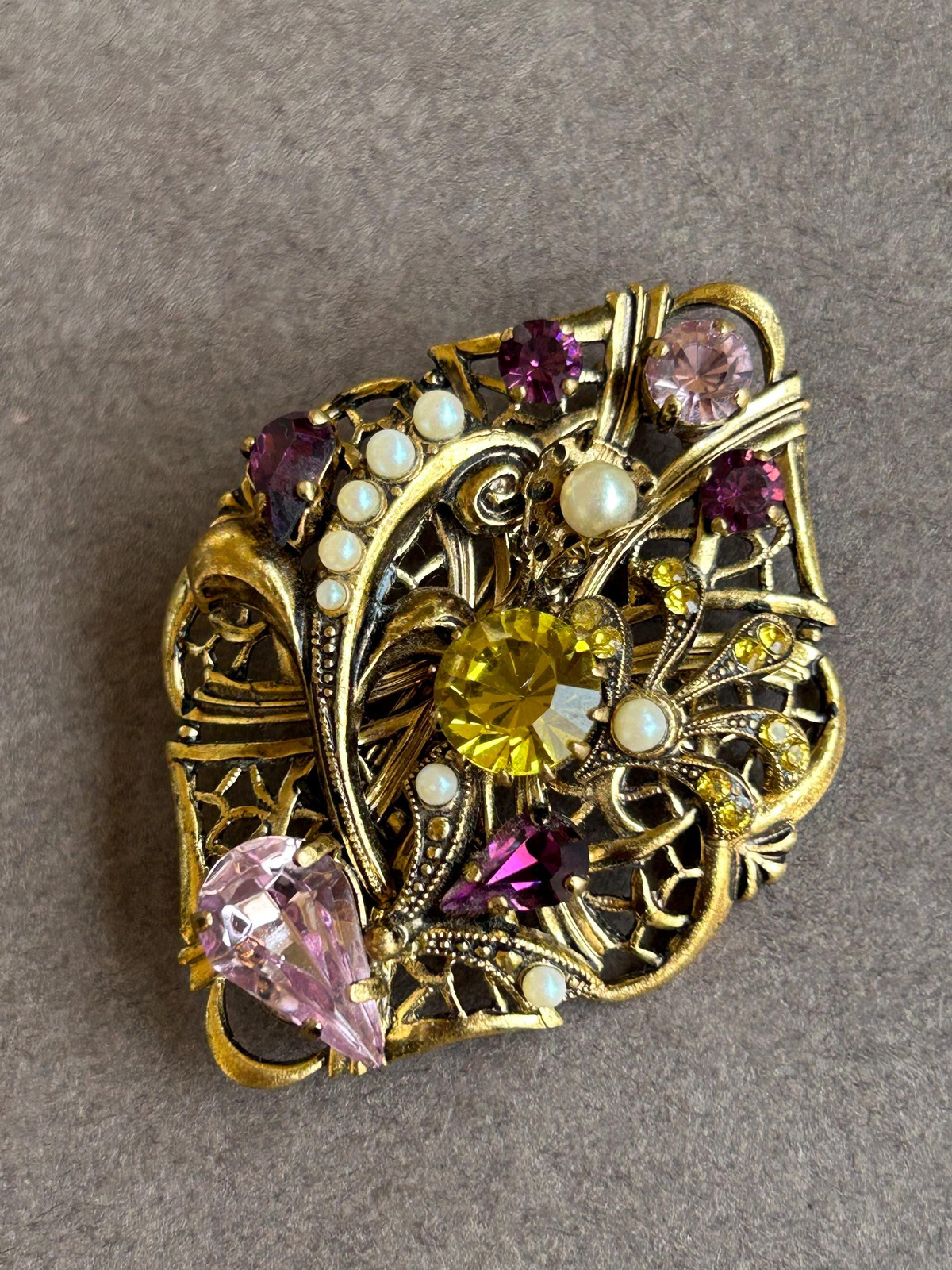 Brooch with crystals and micro pearls vintage