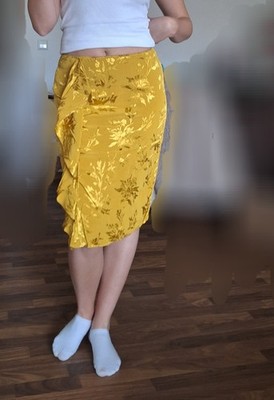 Zara-Jacquard-Midirock Rüschen Bleistiftrock Schlitz Asymmetrisch Gr. L Gold Neu