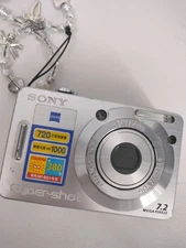 Sony W55 – Memory Stick/SD Card Support, Flexible Storage Expansion