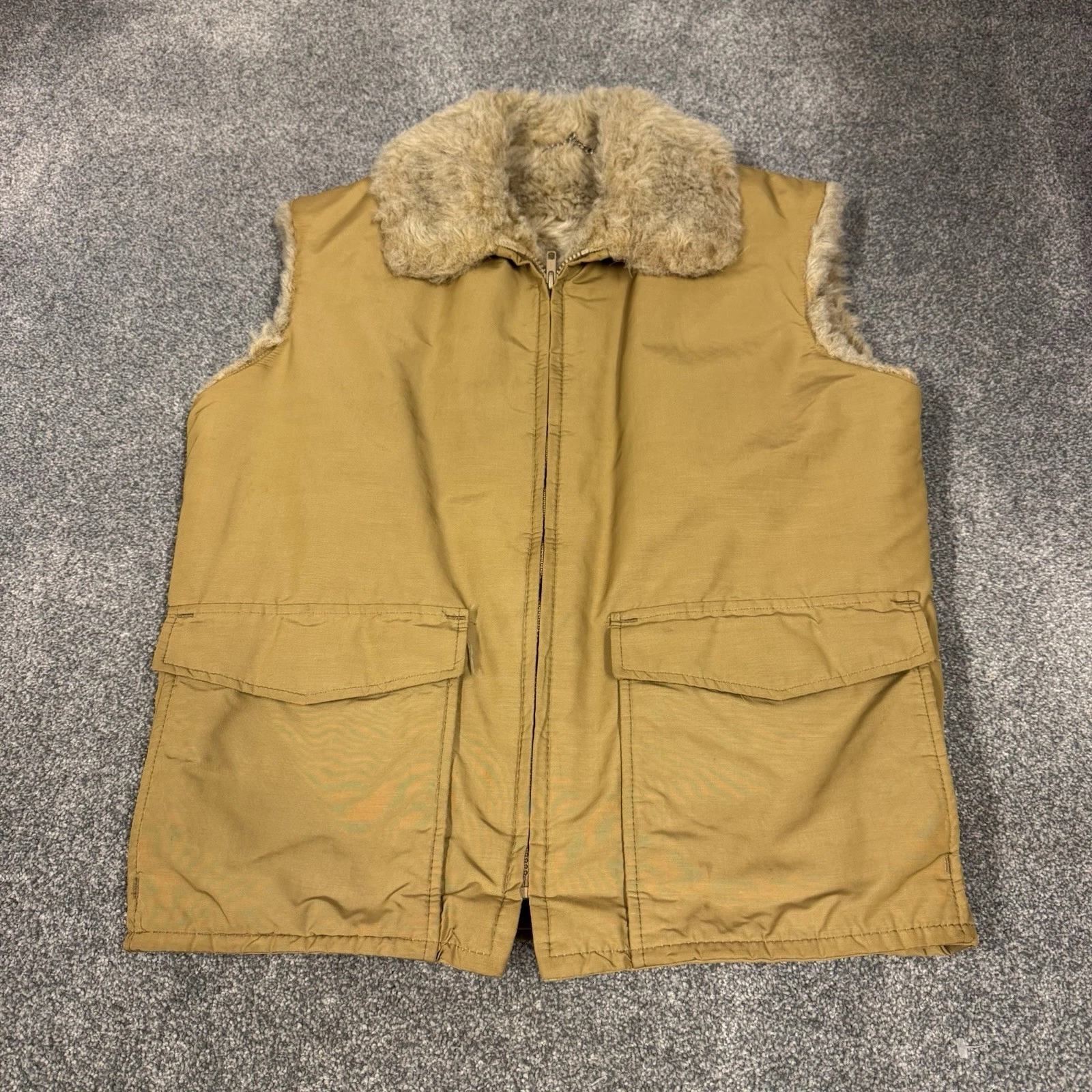 Vintage 1970s Woolrich Faux Fur Lined Beige Hiking Hunting Zip Vest Jacket USA L