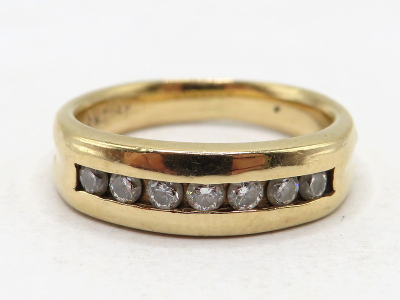 LADIES 14k YELLOW GOLD RING w 7 NATURAL ROUND BRILLIANT DIAMONDS - SIZE: 6.75