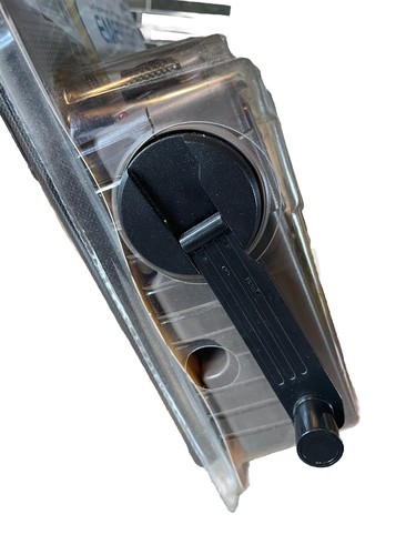New Eton FR200 Emergency Crank Radio AM FM SW And Built In Light Self Powered - Picture 3 of 4