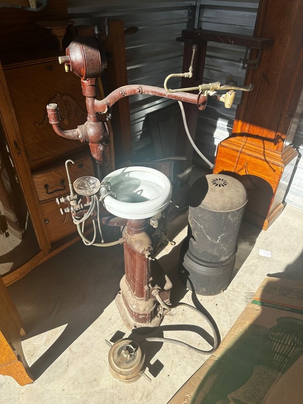 Old Antique S.S. White Dentist Dental sink equipment compressor  stand spit