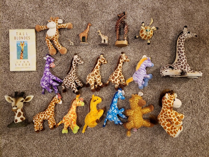 Lot of Giraffe Items