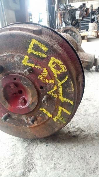 Rear Axle 4.375 ratio from 1986 Nissan Hardbody D21 Truck 2.4L 4x4 8852441 - Изображение 3 из 4