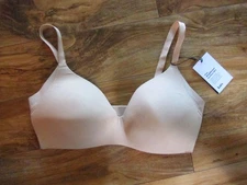 NWT- KNIX Beige WingWoman Contour Bra size 7 (36DDD-38DD)