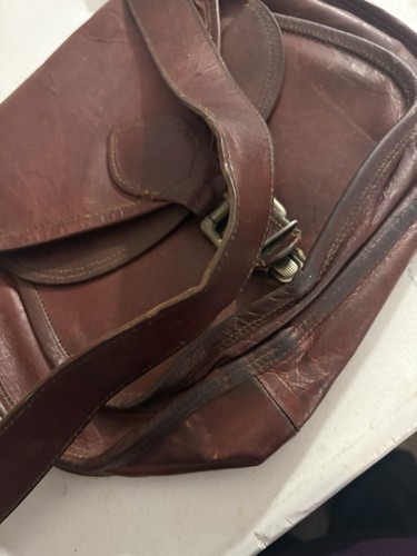 Satchel and Fable Vintage Dark Brown Leather Messenger Cross-Body, $35 - Photo 4