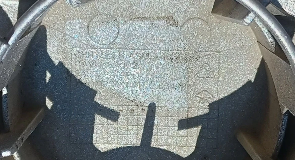 Juego de 4 tapas centrales Chrysler Sebring, 1996-2000 número de pieza 63428-K repintado Foto 3 de 3