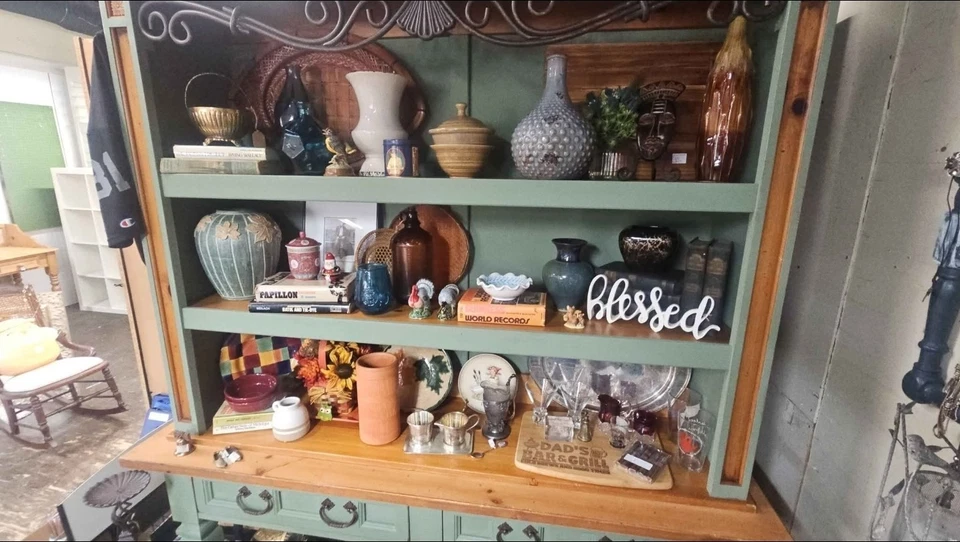 Hermosa camioneta local de colección Broyhill Hutch de 2 piezas oliva/marrón Atlanta Foto 4 de 4