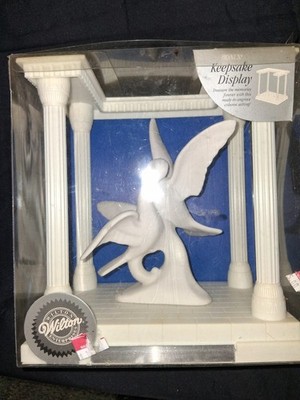 Wilton CAKE TOPPER with Keepsake Display TWO DOVES