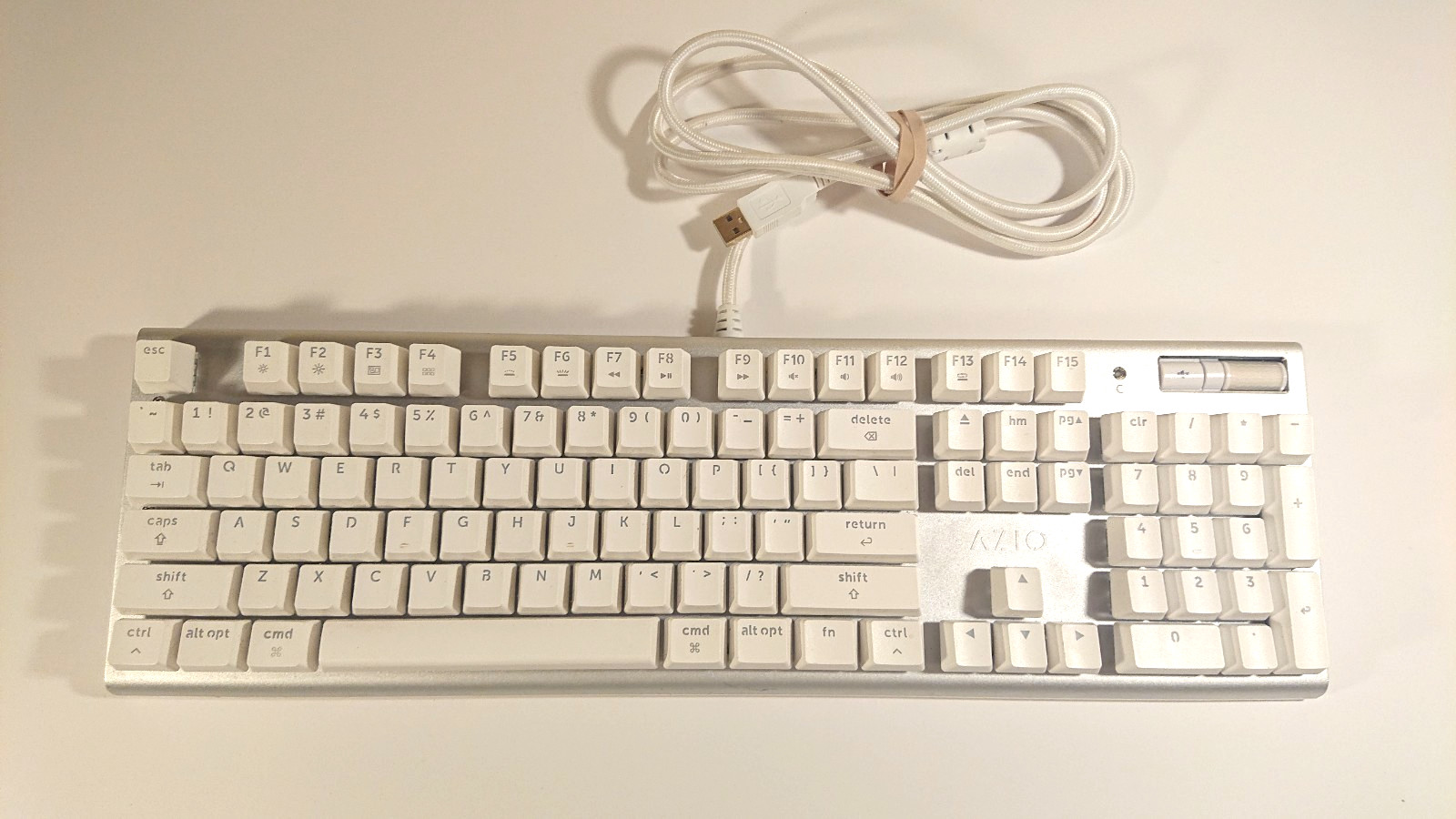 Azio MK Mac U01 White Backlit Mechanical Wired USB Keyboard Tested