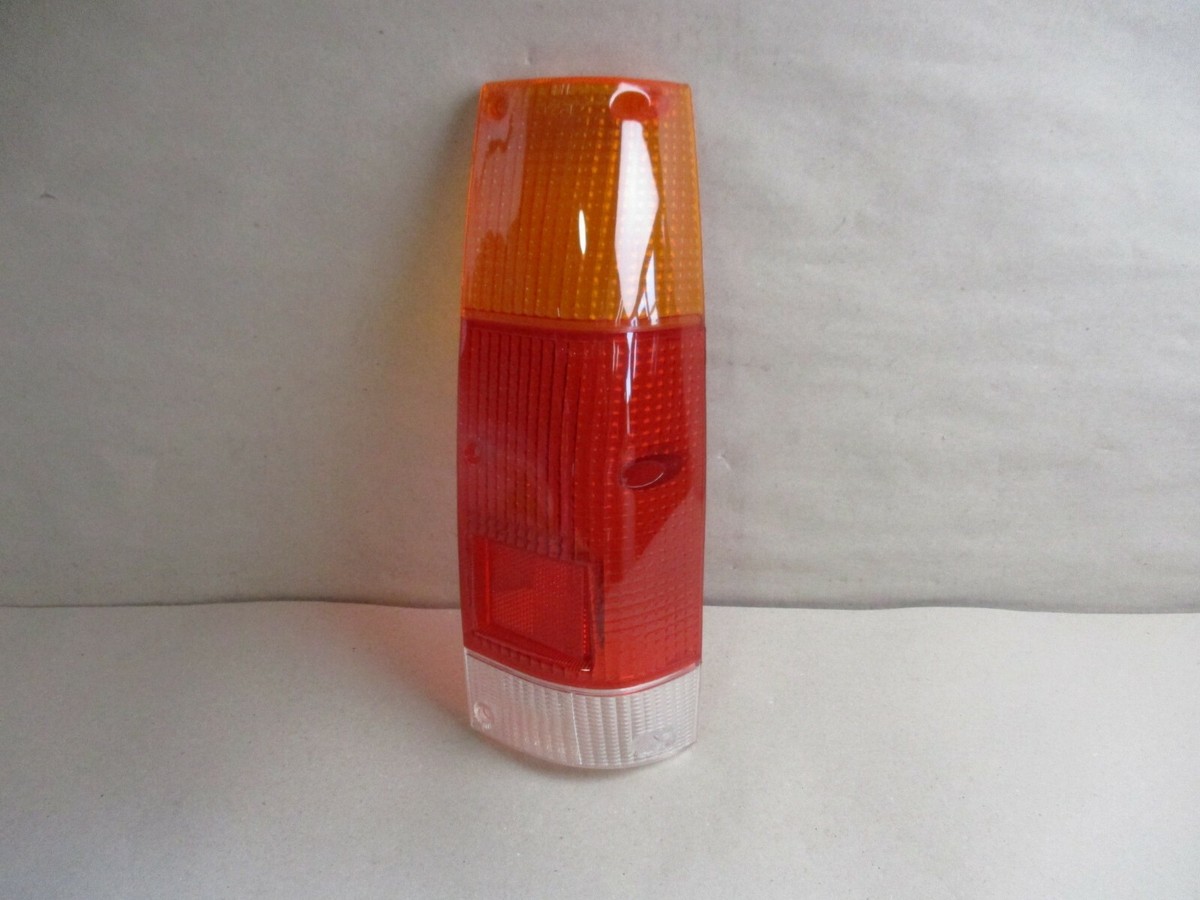 Isuzu Trooper 1 UBS Rücklicht Glas hinten rechts IKI 4267 NEU