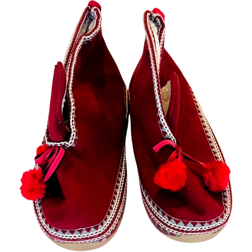 Chinelos Deer Stags Slipperooz Camurça Vermelha Carmesim - Feminino 9M - NOVO com Caixa - Imagem 4 de 4