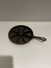 Vintage 9" Cast Iron Corn Bread Skillet 8 Wedge #8 CB Made In USA