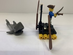 Lego 6234 "Pirates Renegade's Raft"  COMPLETE w/o  instructions or box. Vintage