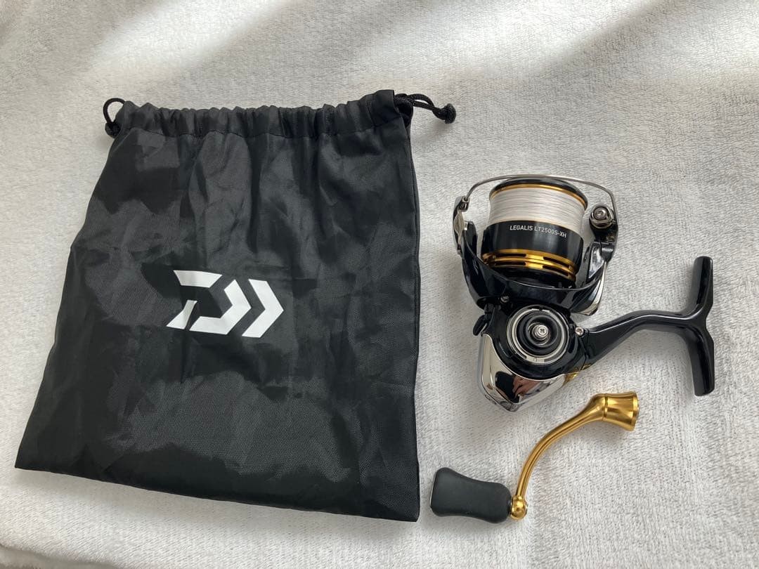 DAIWA 23 Legalis LT2500S-XH Spinning Reel Right Handle Used JDM