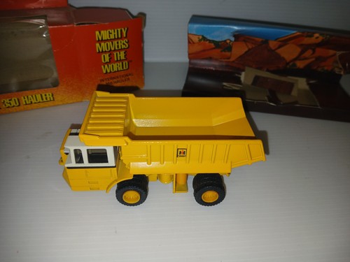 4 Ertl Mighty Movers Of The World TD-20E Crawler 560 Wheel Loader Scraper Dump - Picture 20 of 24