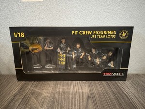 TSM Model John Player Special Team Lotus Pit Crew Figurines 1:18 MIB