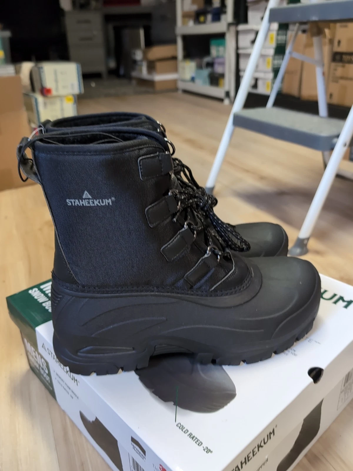 STAHEEKUM MENS SNOW BOOT Black Size 9 3M Thinsulate, New in Box