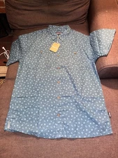 Patagonia Men’s Back Step Wavy Blue Button Down Shirt Size: Large