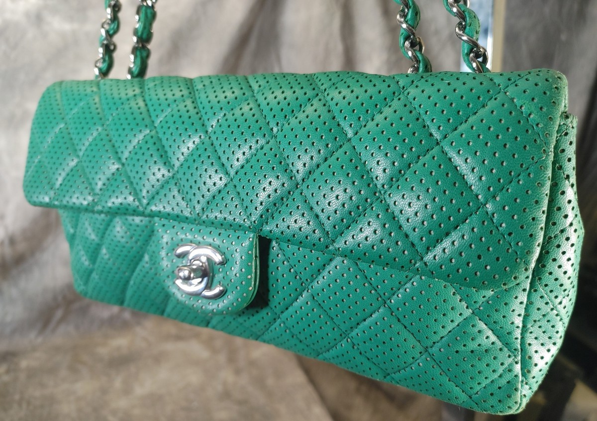 CHANEL カーキ色メッシュバッグ マキシ ショッピング バッグ、ブレード ラフィア & カーフスキン