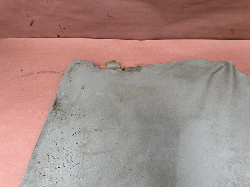 BMW 2002 1502-2002tii Rear Left Spare Tire Cover OEM 93K Miles - Image 4 of 4