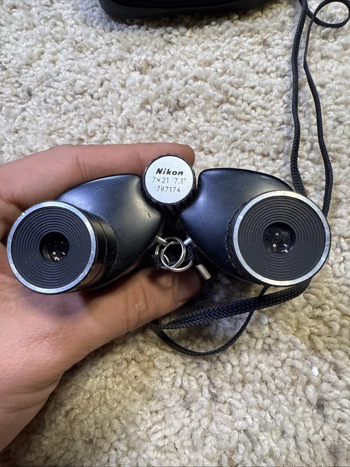 Compact Nikon Binoculars 7x21 7.1 Degrees w Compact Case And Strap 753518 - Image 3 of 4